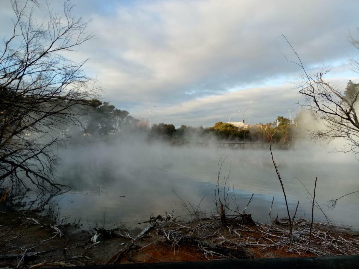 Great View Near Rotorua Lake 외부 사진